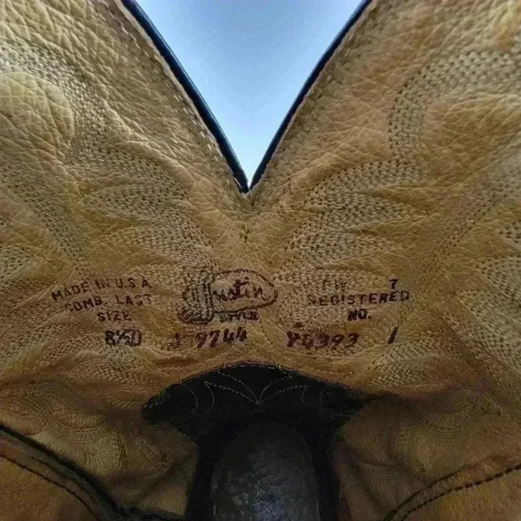 Justin Comb Last Point Toe Cowboy Boots - 8.5 - Picture 12 of 12